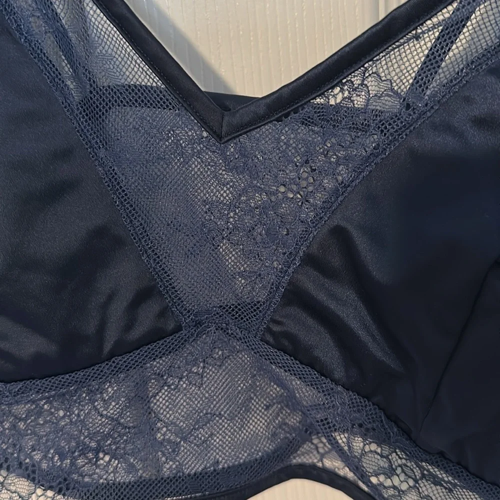 NWT Auden Navy Satin and Lace Bralette - Picture 2 of 5